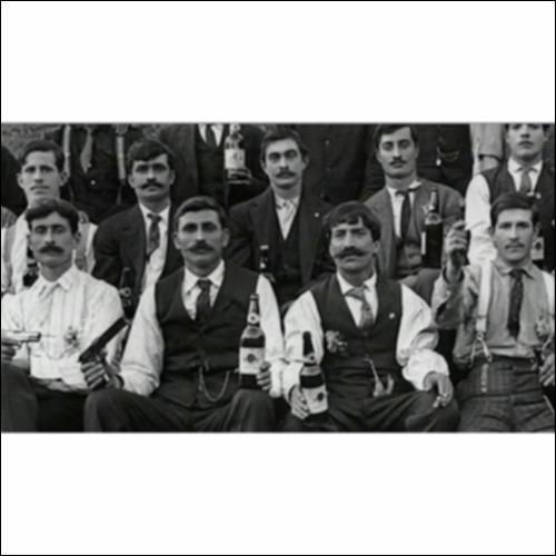 Έλληνες μετανάστες από την Κρήτη έφτασαν στη Γιούτα. Κρατούν όπλα και λικέρ. Αρχείο, Utah State Historical Society_icon